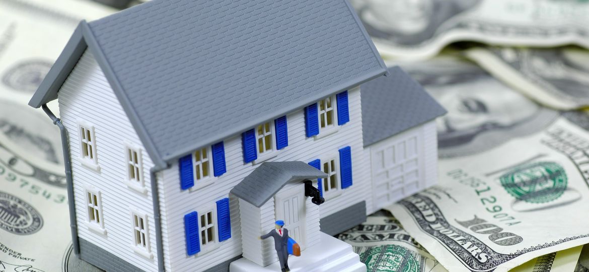 playhouse and money